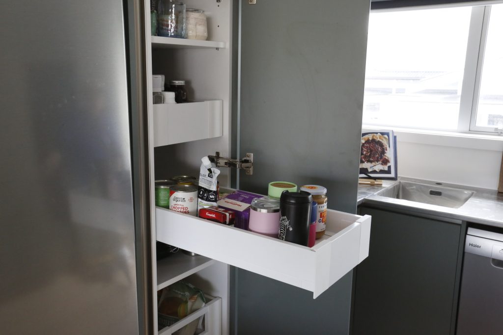 Pull-out pantry drawers