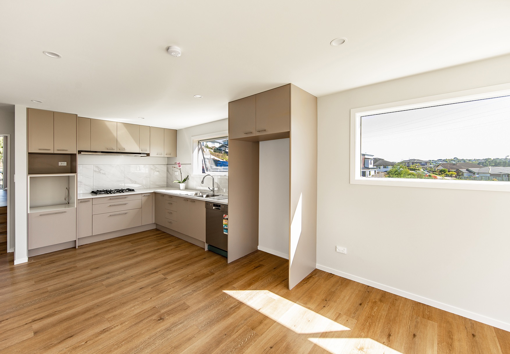 Built for Efficiency: Modern Massey Kitchen & Wardrobe